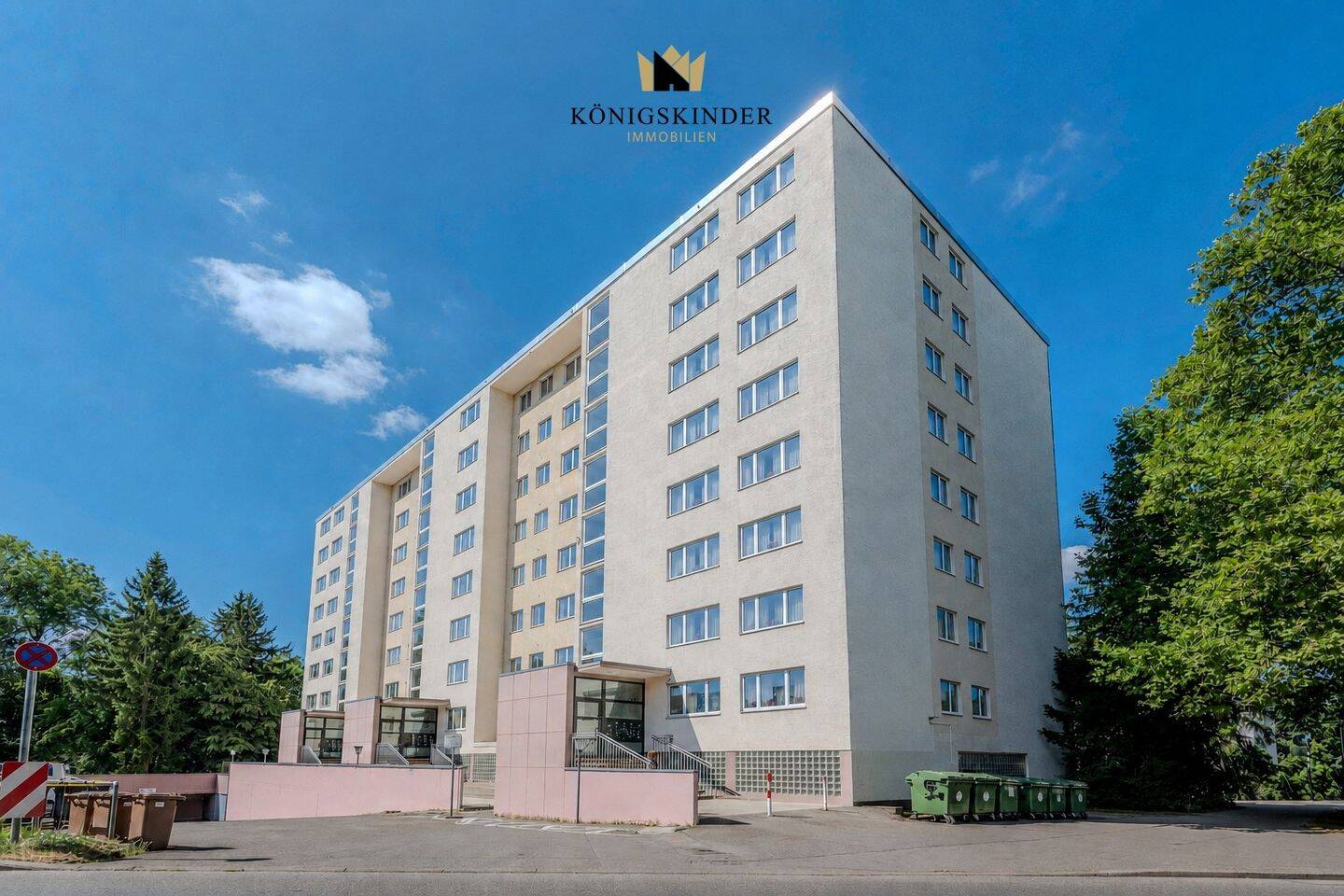 Sonnige 2-Zimmer-Wohnung mit Westbalkon, Aufzug und sensationeller Aussicht., 70374 Stuttgart (Bad Cannstatt Sommerrain)