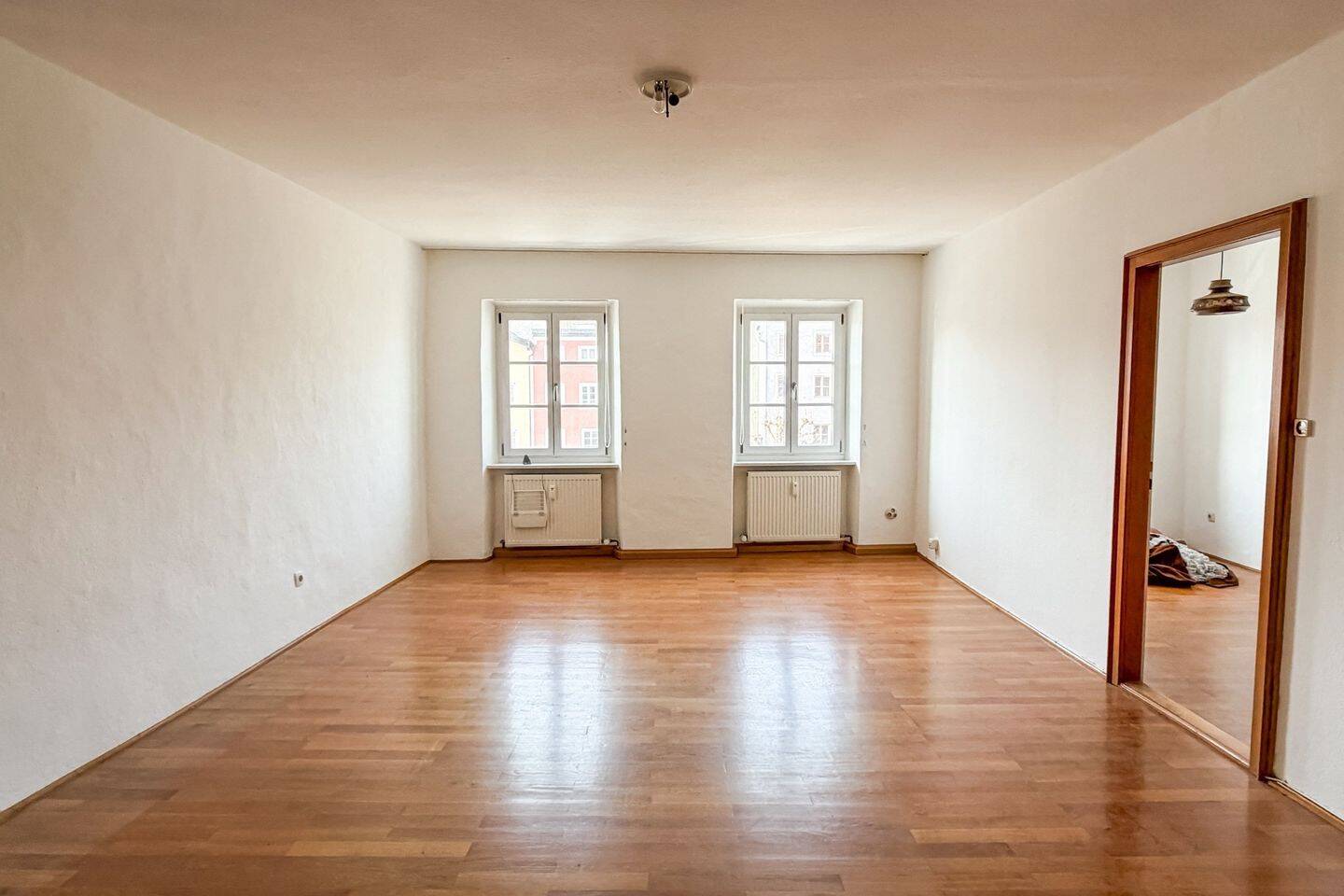 Außergewöhnlich großzügiges Wohnen auf drei Etagen – mit Dachterrasse, eigenem Garten und Balkon, 84529 Tittmoning