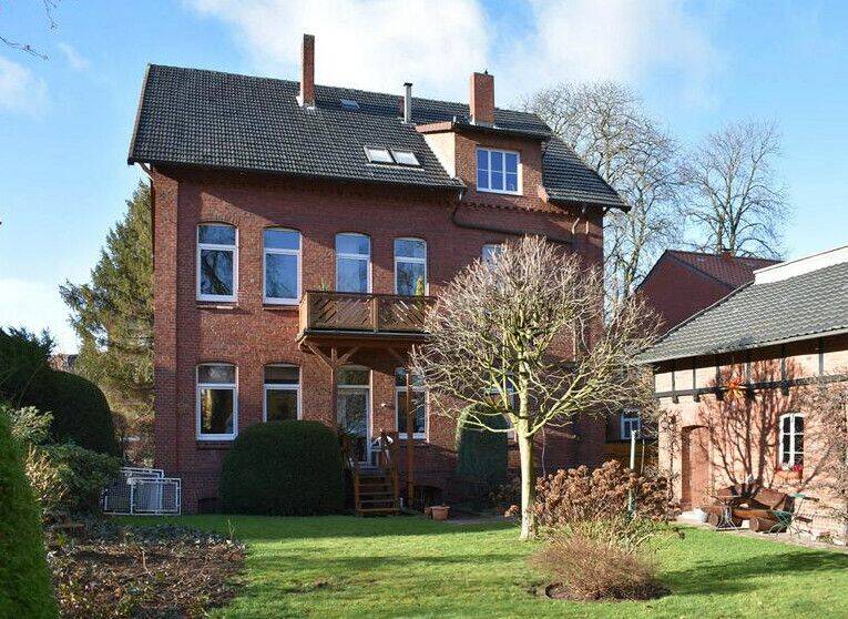 Historischer Altbau mit Aufteilungspotenzial – attraktives Mehrfamilienhaus in begehrter Wohnlage von Bückeburg, 31675 Bückeburg