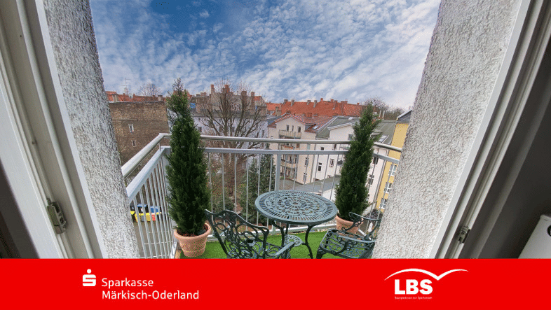 Balkon mit Blick auf den Fernsehturm, 13086 Berlin (Pankow Weißensee)