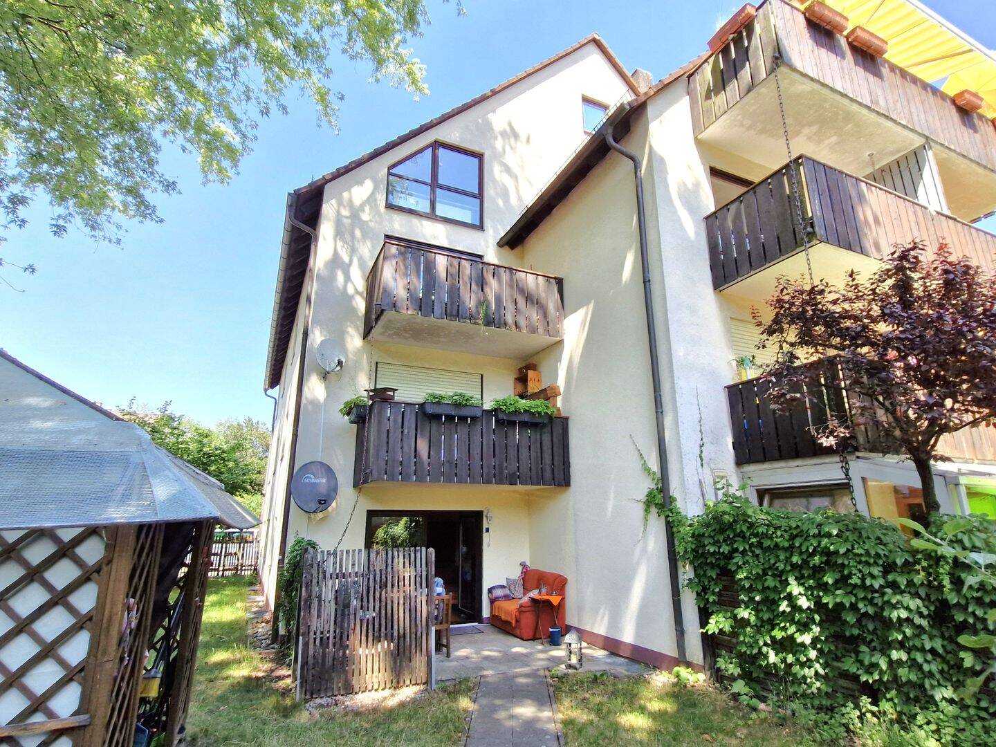Garten-Wohnung in der Stadt! Großzügige 3-Zi.-ETW mit eigenem Wohlfühl-Garten in ruhiger und grüner Innenstadtlage, 91052 Erlangen (Anger Erlangen-Ost Erlangen-Süd Innenstadt)