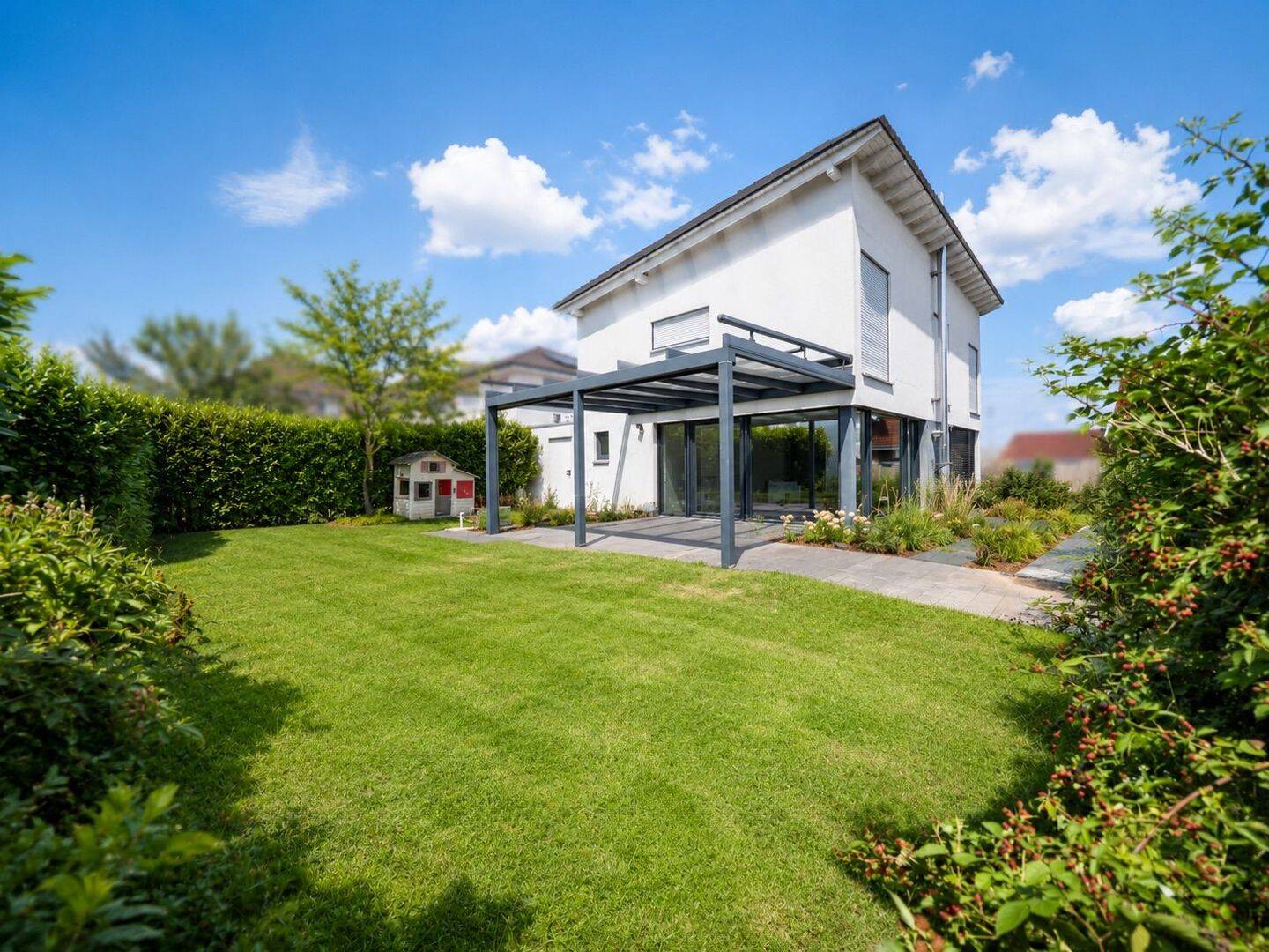 Wohnen in bester Lage – Stilvolles Einfamilienhaus in Bammental, 69245 Bammental