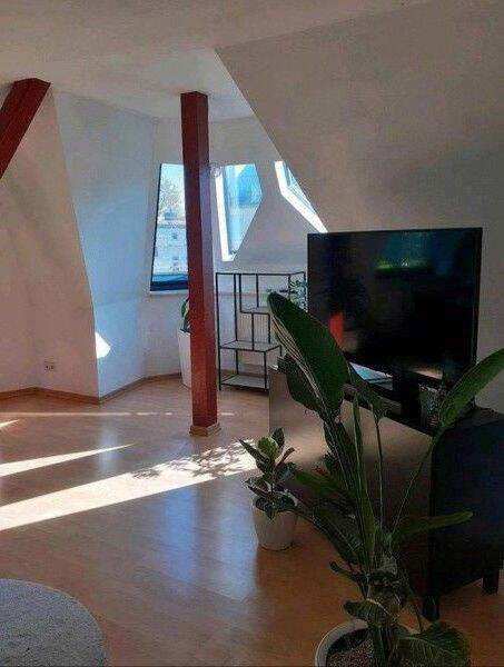 Schnucklige Dachgeschosswohnung sucht neuen Mieter!, 39108 Magdeburg (Altstadt Stadtfeld Ost)
