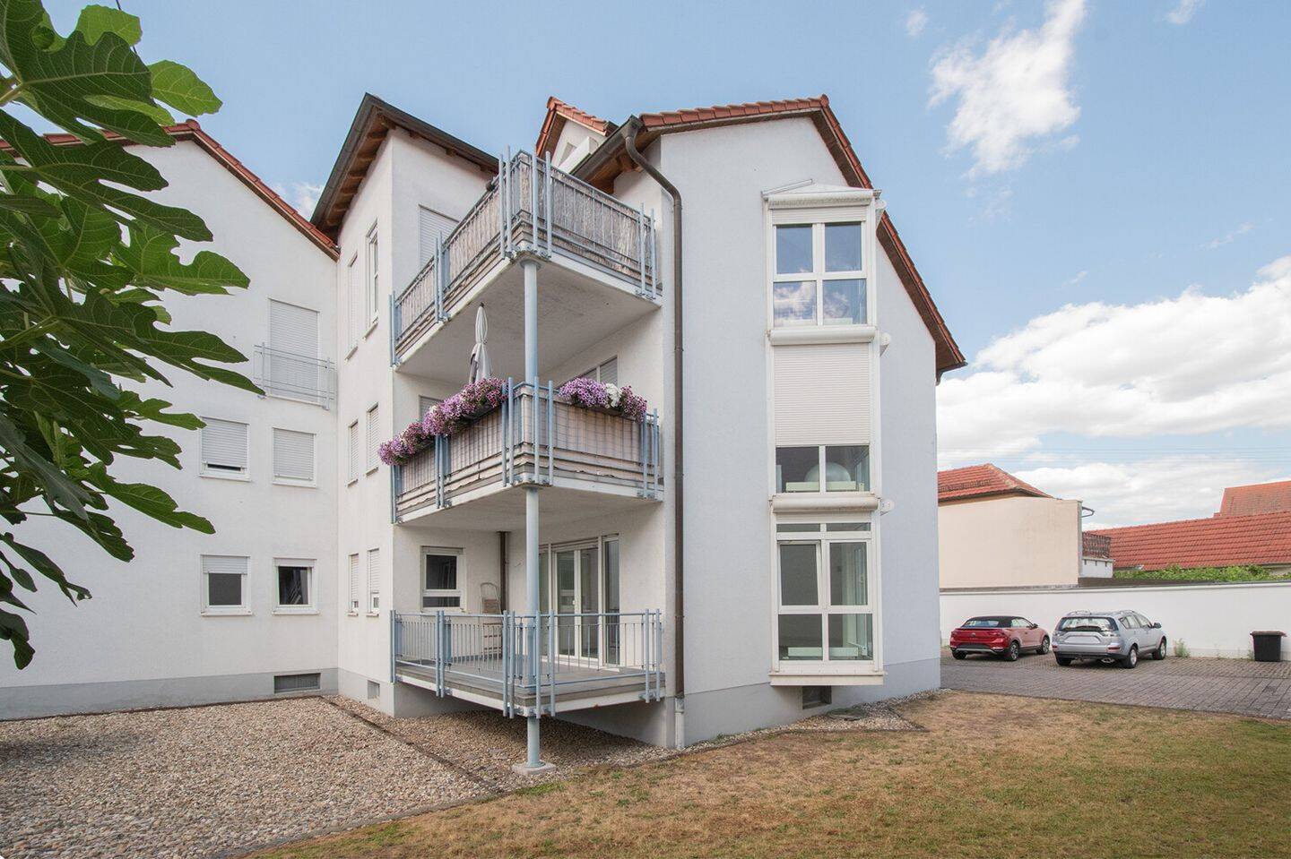Helle 3-Zimmer-Wohnung mit Einbauküche, Balkon und zwei Stellplätzen, 67459 Böhl-Iggelheim