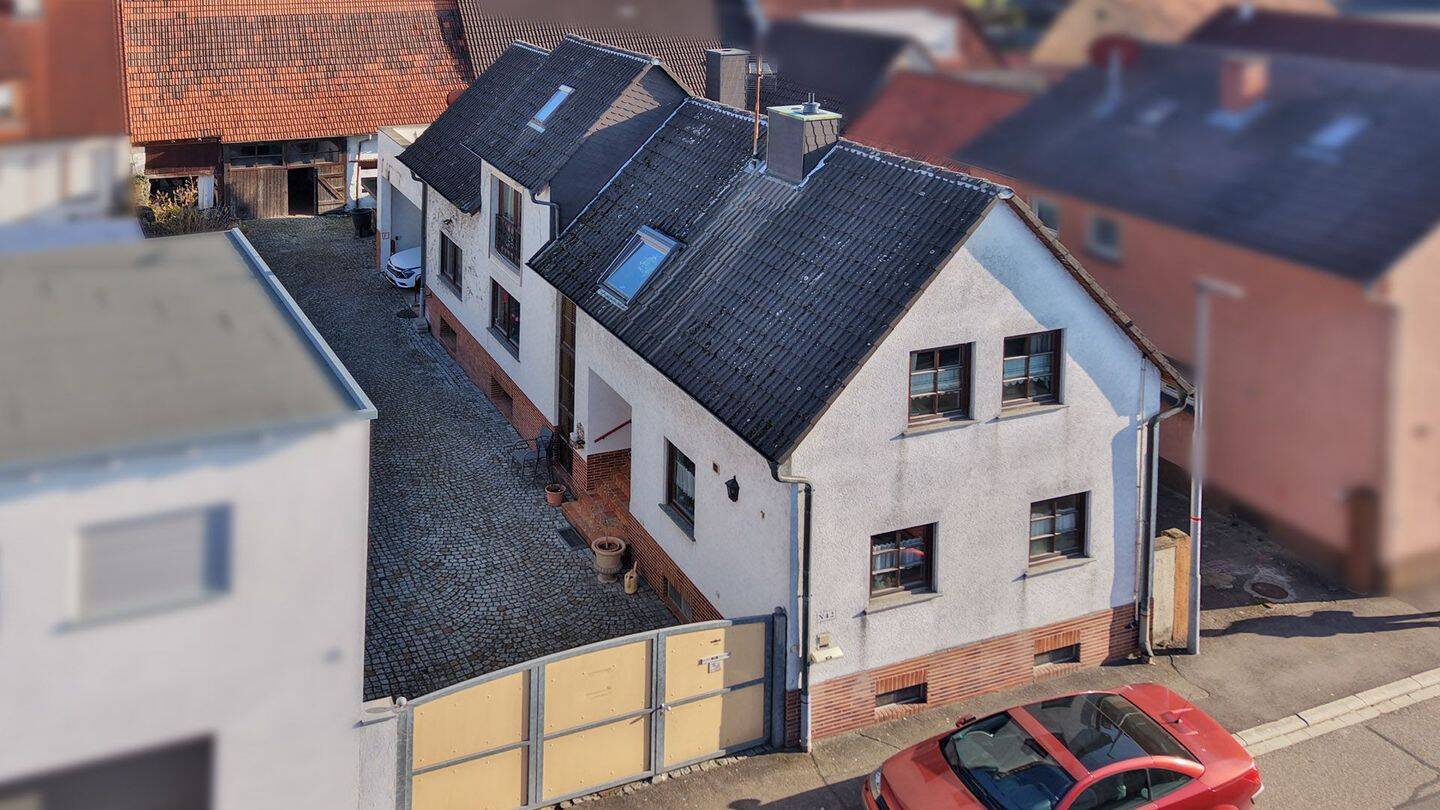 Potenzial & Charme: Einfamilienhaus mit großem Scheunenareal und Garten für Individualisten, 76698 Ubstadt-Weiher