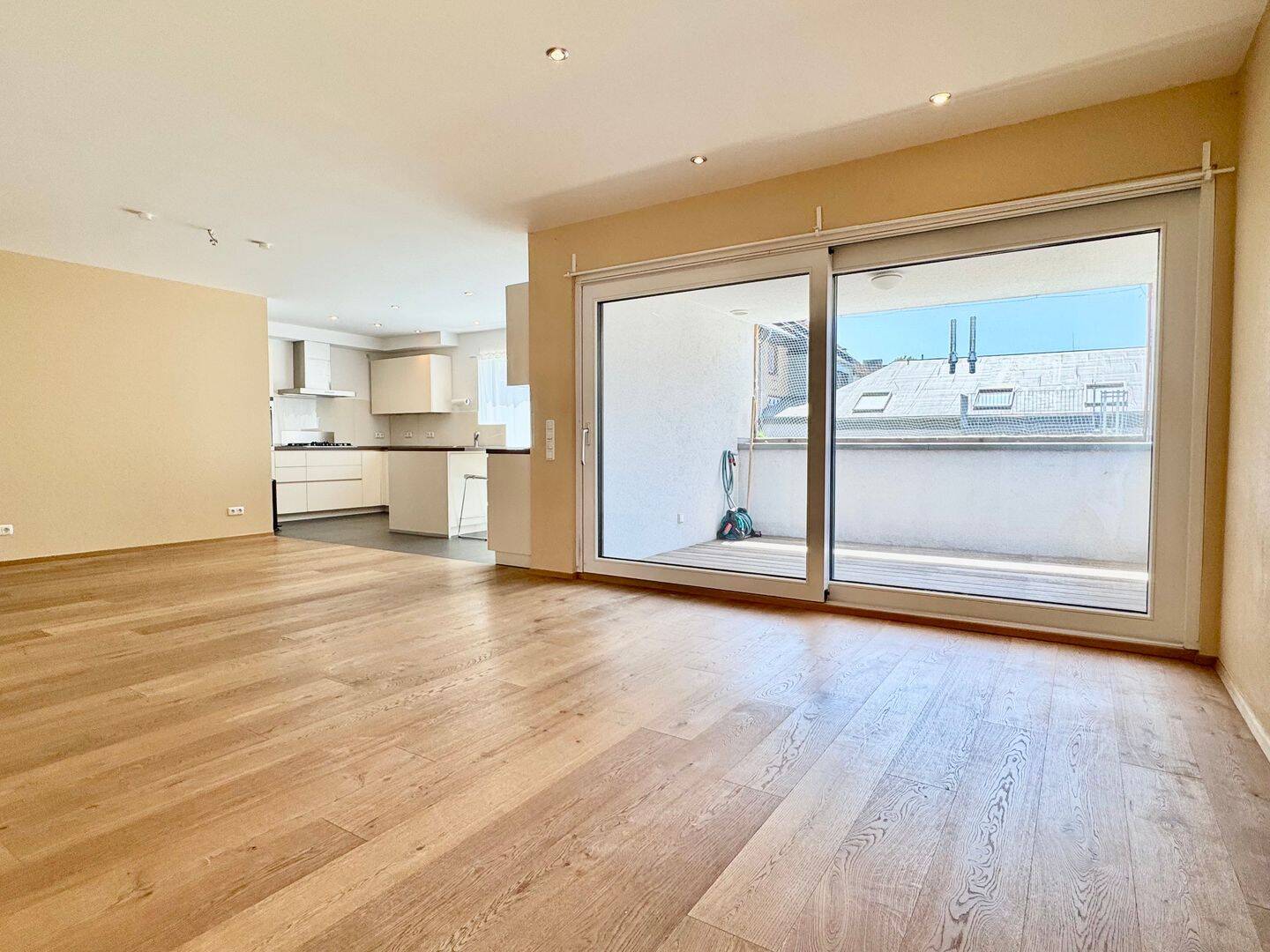 Hochwertige 3 ZKB Wohnung mit Loggia in Bestlage von Trier!, 54292 Trier (Eitelsbach Ruwer Trier-Nord)
