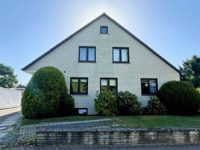 Schicke renovierte 4 -Zi.-Whg. mit Balkon, Gartennutzung und EBK, 31655 Stadthagen