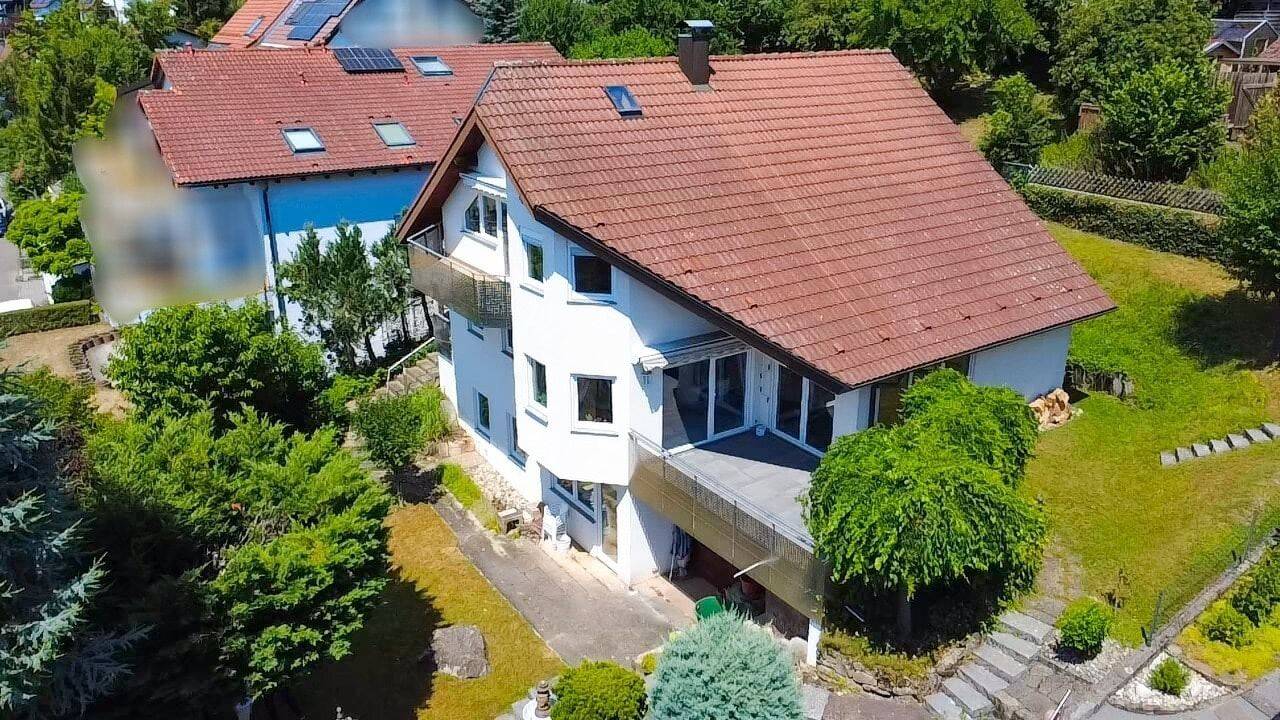 Stilvolles Einfamilienhaus mit moderner Wärmepumpe und großem Grundstück, 72654 Neckartenzlingen