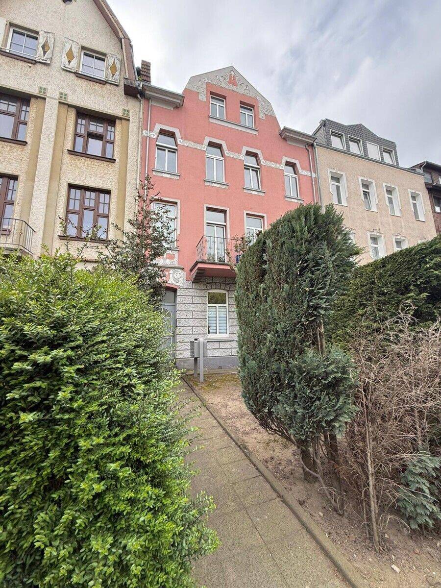 TOP !! Frisch renovierte Wohnung mit Gemeinschaftsgarten – ab sofort bezugsfrei!, 47805 Krefeld (Dießem/Lehmheide Fischeln)
