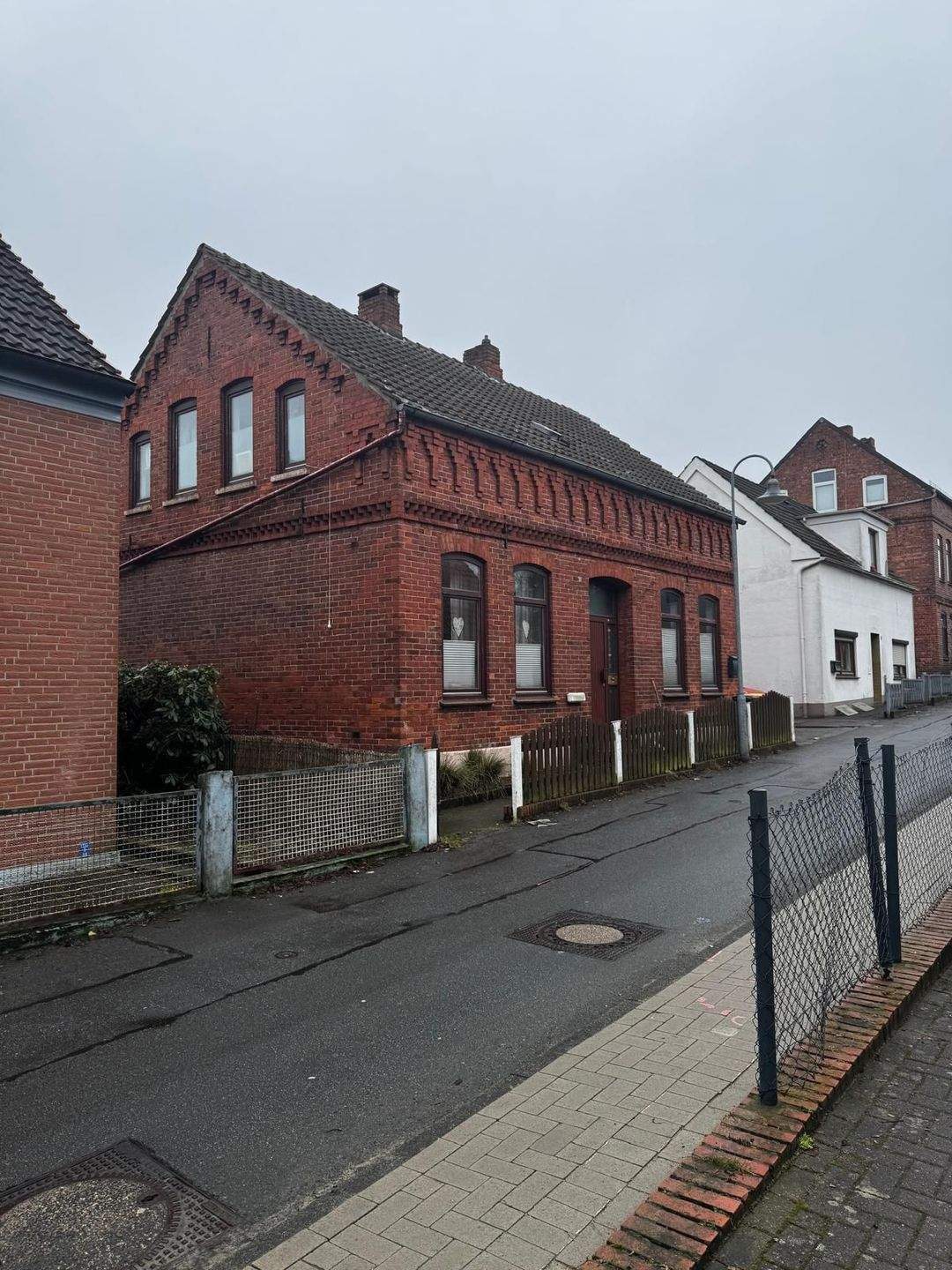 Freistehendes Einfamilienhaus mit viel Potenzial – ideal für Eigennutzer mit handwerklichem Geschick, 28779 Bremen (Blumenthal Lüssum-Bockhorn)