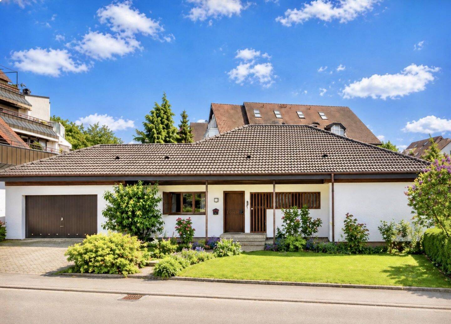 Altersgerechtes Wohnen in repräsentativem Bungalow, 72379 Bisingen