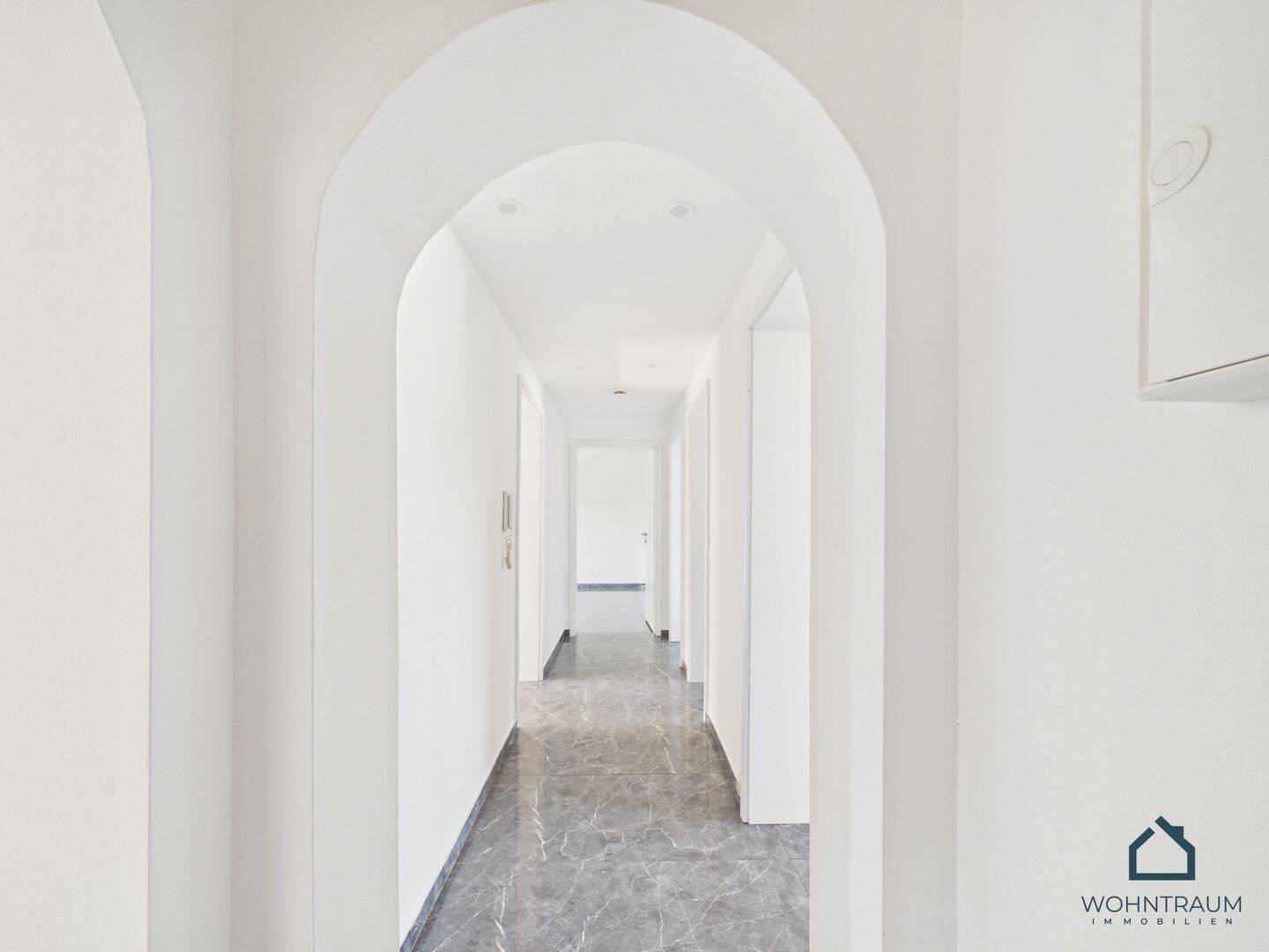 Modernisiert, bezugsbereit und nur selten verfügbar – 4-Zimmer-Wohnung mit Loggia & Balkon in Lahr, 77933 Lahr/Schwarzwald