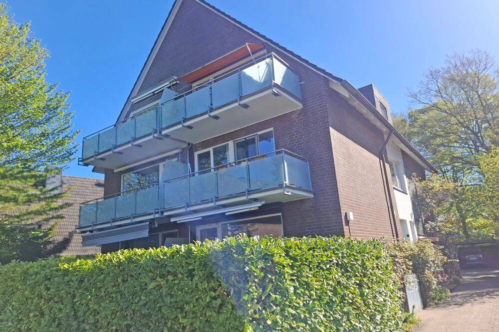 Die 3 – 4 Zimmer- Wohnung im Dachgeschoss dieses gepflegten 5 Parteien-Hauses passt zu Ihnen!, 22175 Hamburg (Wandsbek Bramfeld)
