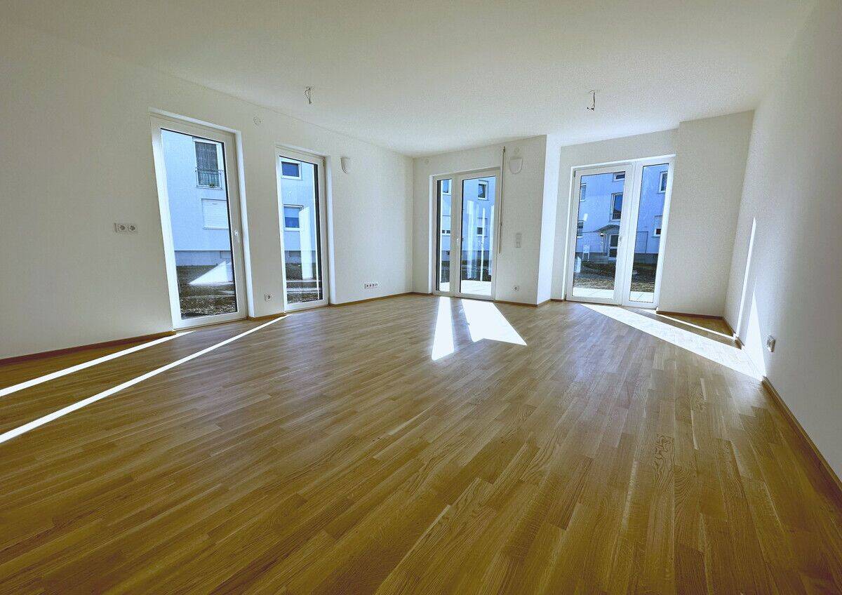 Neuwertige Erdgeschosswohnung mit Terrasse & Garten in Neusäß zu vermieten, 86356 Neusäß