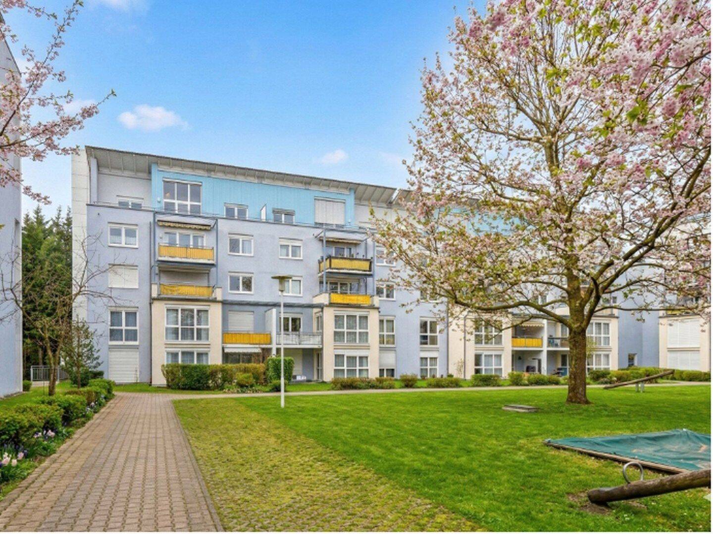 WOHNEN MIT WEITBLICK – STILVOLL, MODERNISIERT UND ZENTRUMSNAH IN RHEINFELDEN, 79618 Rheinfelden (Baden)