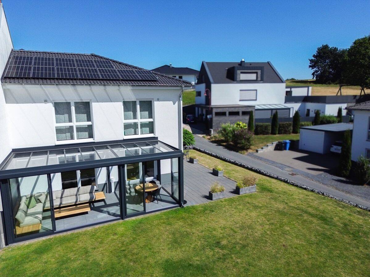 Modernes Niedrigenergiehaus in neuwertigem Zustand  hochwertige Ausstattung  und  Wintergarten, 56587 Oberhonnefeld-Gierend