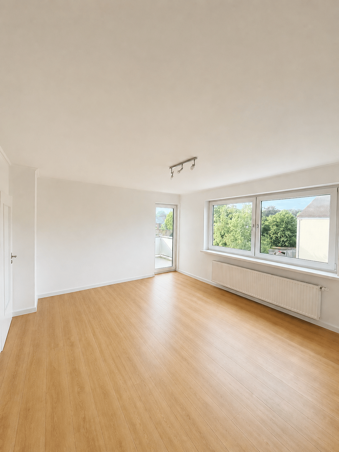 Modernisierte 3 Zimmer mit Balkon, 25421 Pinneberg