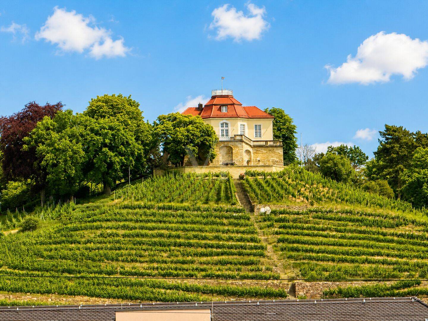 BESTANDSHAUS IN RADEBEUL AUF 578 M² GRUNDSTÜCK – VERWIRKLICHEN SIE IHREN WOHNTRAUM, 1445 Radebeul