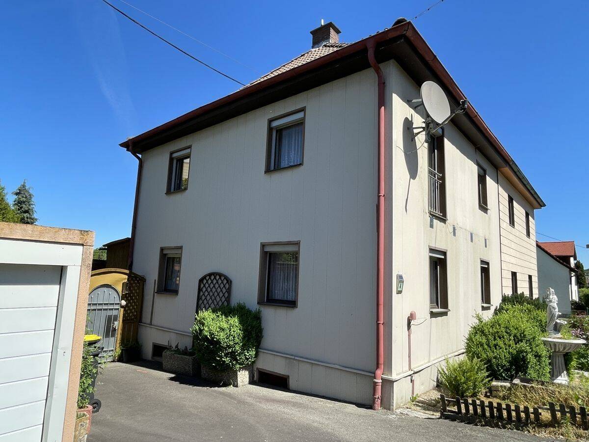 Ein neues Zuhause für geschickte Handwerker – Doppelhaushälfte in Schirnding, 95706 Schirnding