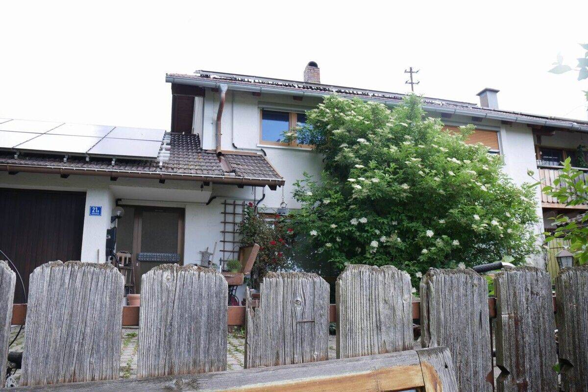 Doppelhaushälfte mit viel Platz in herrl. Randlage fast alleine gelegen zw Marktoberdorf + Pfronten, 87663 Lengenwang