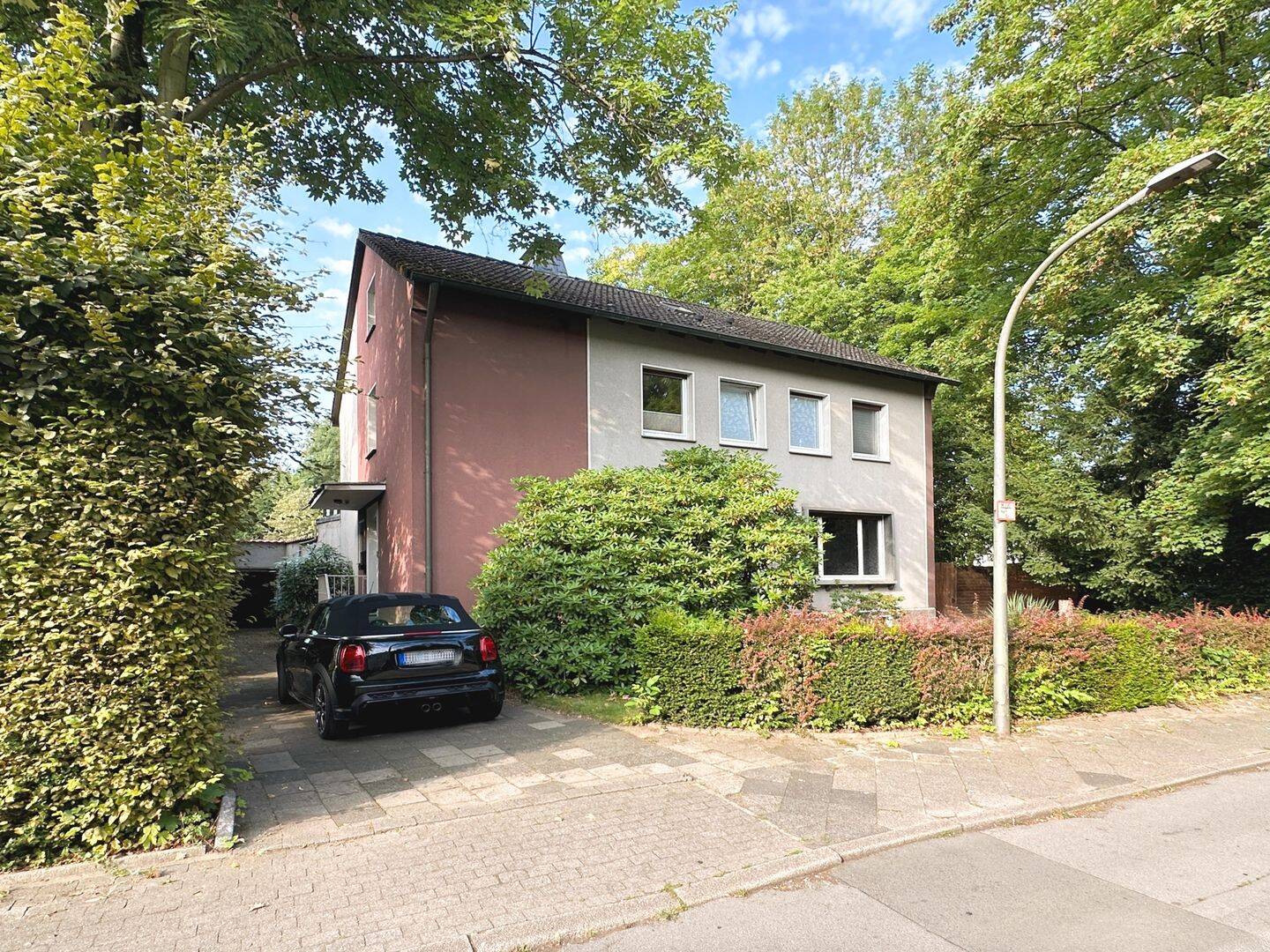 Zweifamilienhaus mit großem Garten in Leithe, 44866 Bochum (Günnigfeld Leithe Sevinghausen Wattenscheid Westenfeld)