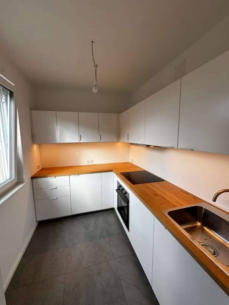 Lichtdurchflutete 2 Zimmer-Wohnung mit Blick, 40880 Ratingen