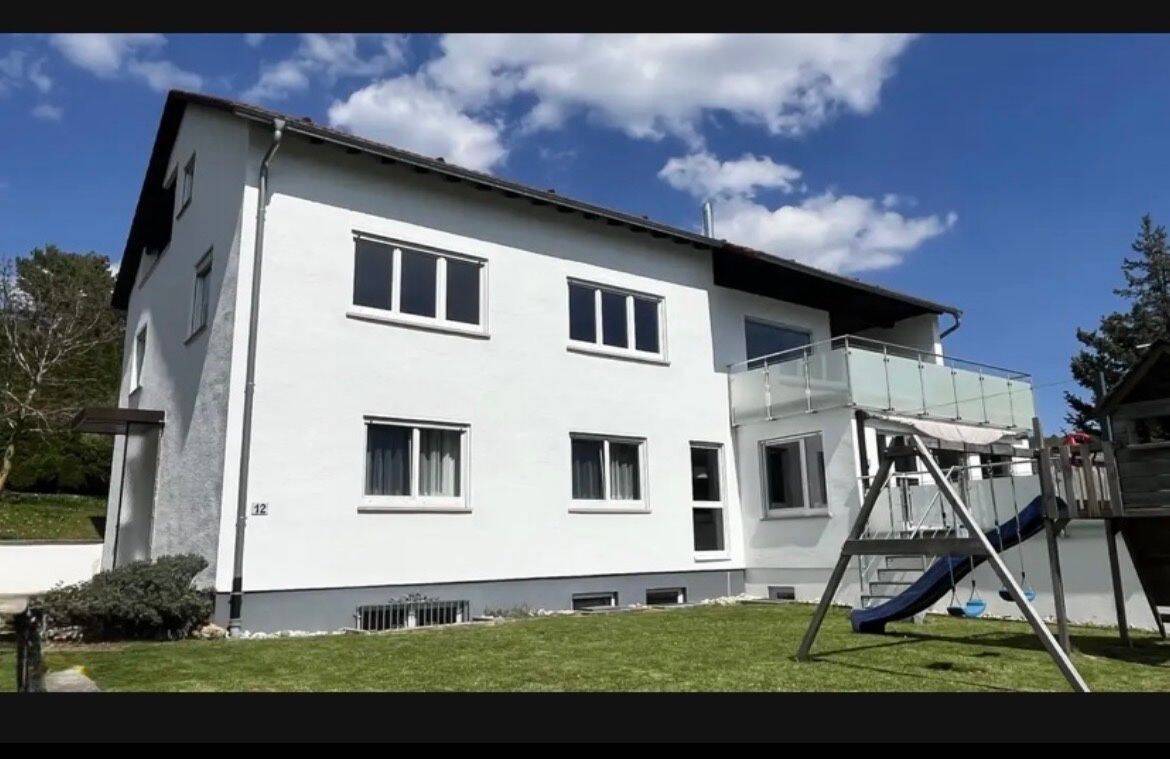 Moderne Dachgeschosswohnung 2,5 Zimmer mit Balkon in ruhiger Bestlage am Lammerberg in Tailfingen, 72461 Albstadt