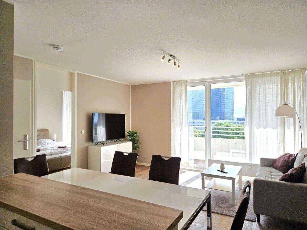 Moderne 2-Zimmer-Wohnung mit Balkon in München – Schwabing