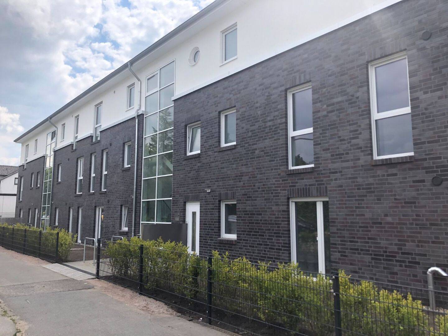 Großzügige 2 Zimmer-Wohnung mit Balkon, Fahrstuhl und Tiefgaragenstellplatz, 25474 Bönningstedt