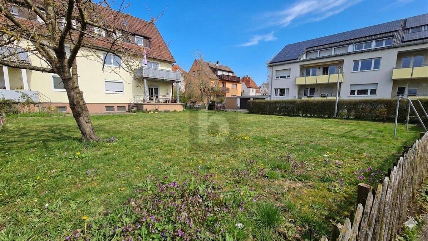 ATTRAKTIV TEILERSCHLOSSEN MIT 3 GARAGEN, 70825 Korntal-Münchingen