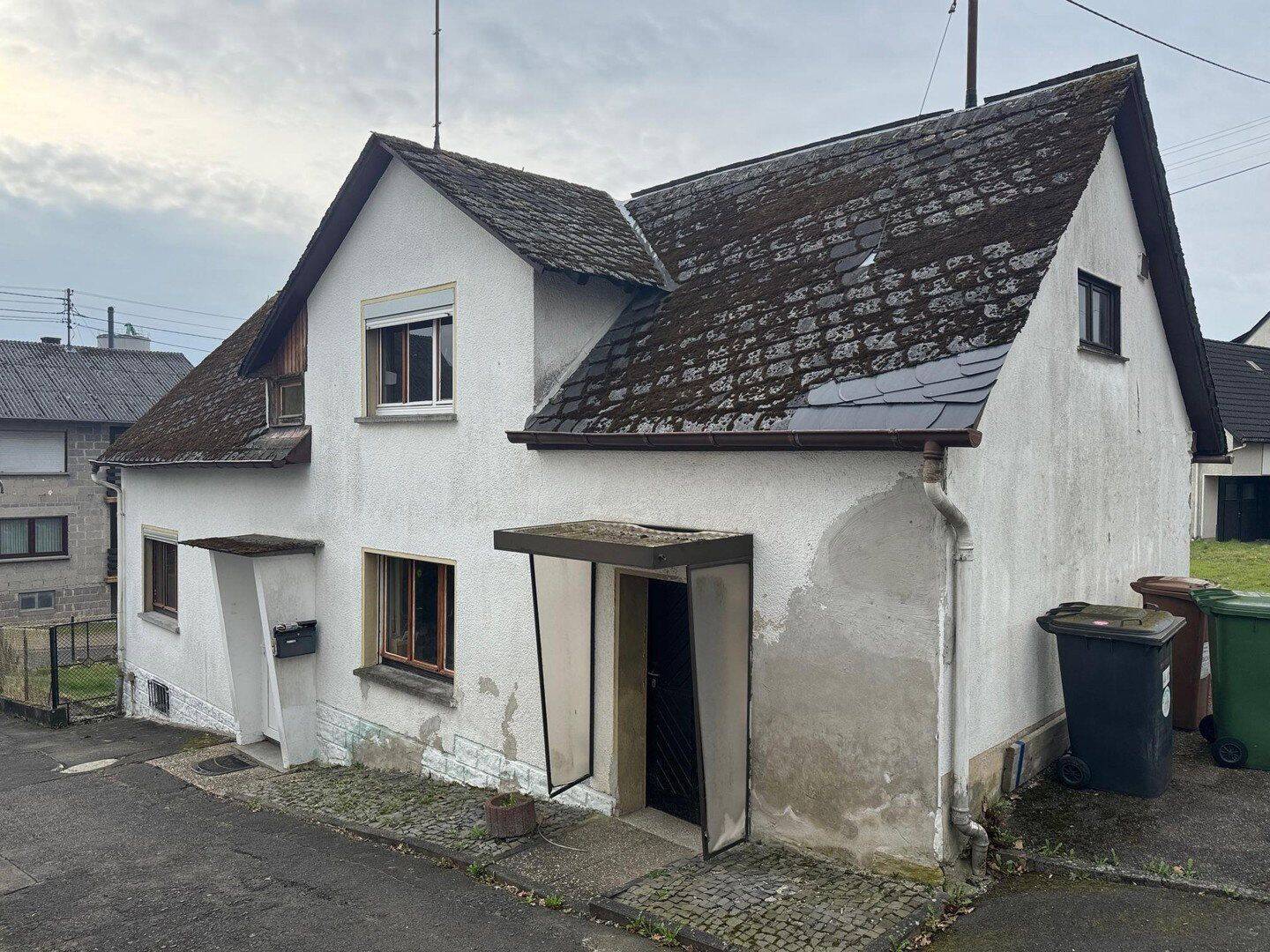 Einfamilienwohnhaus freistehend in 56244 Hartenfels – renovierungsbedürftig, 56244 Hartenfels
