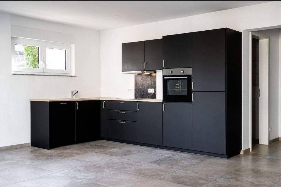 Ab 01.10.2026 / Renovierte großzügige 6-Zimmer-Wohnung mit Einbauküche und zwei Balkonen in Trier-Biewer, 54293 Trier