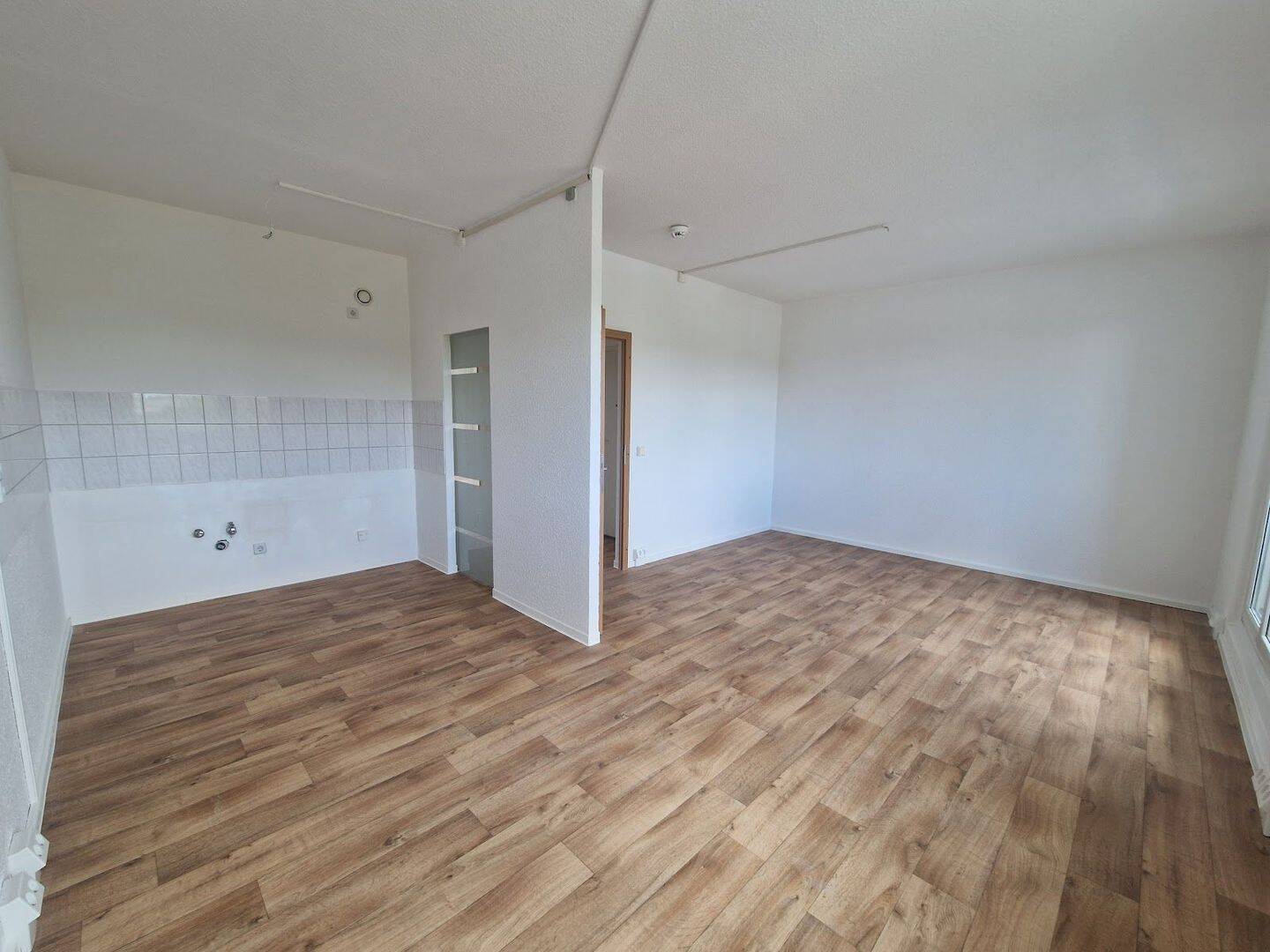 3 Zimmer im 1.OG, Balkon und Aufzug!, 6849 Dessau-Roßlau (Haideburg Süd Törten)