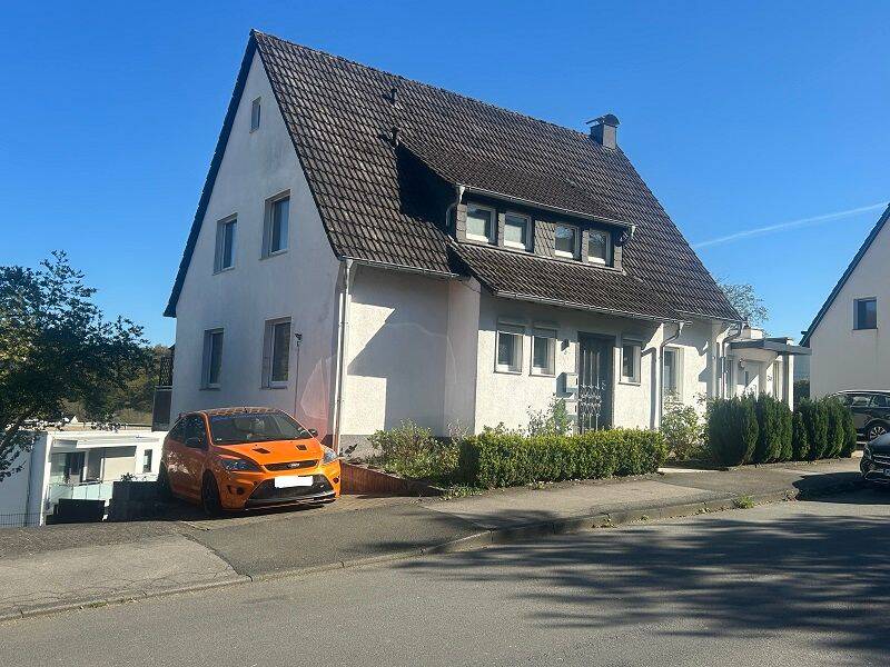 Zwei Doppelhaushälften: Ein Zweifamilienhaus + Einfamilienhaus am Buckesfeld… kein Einzelverkauf…, 58509 Lüdenscheid