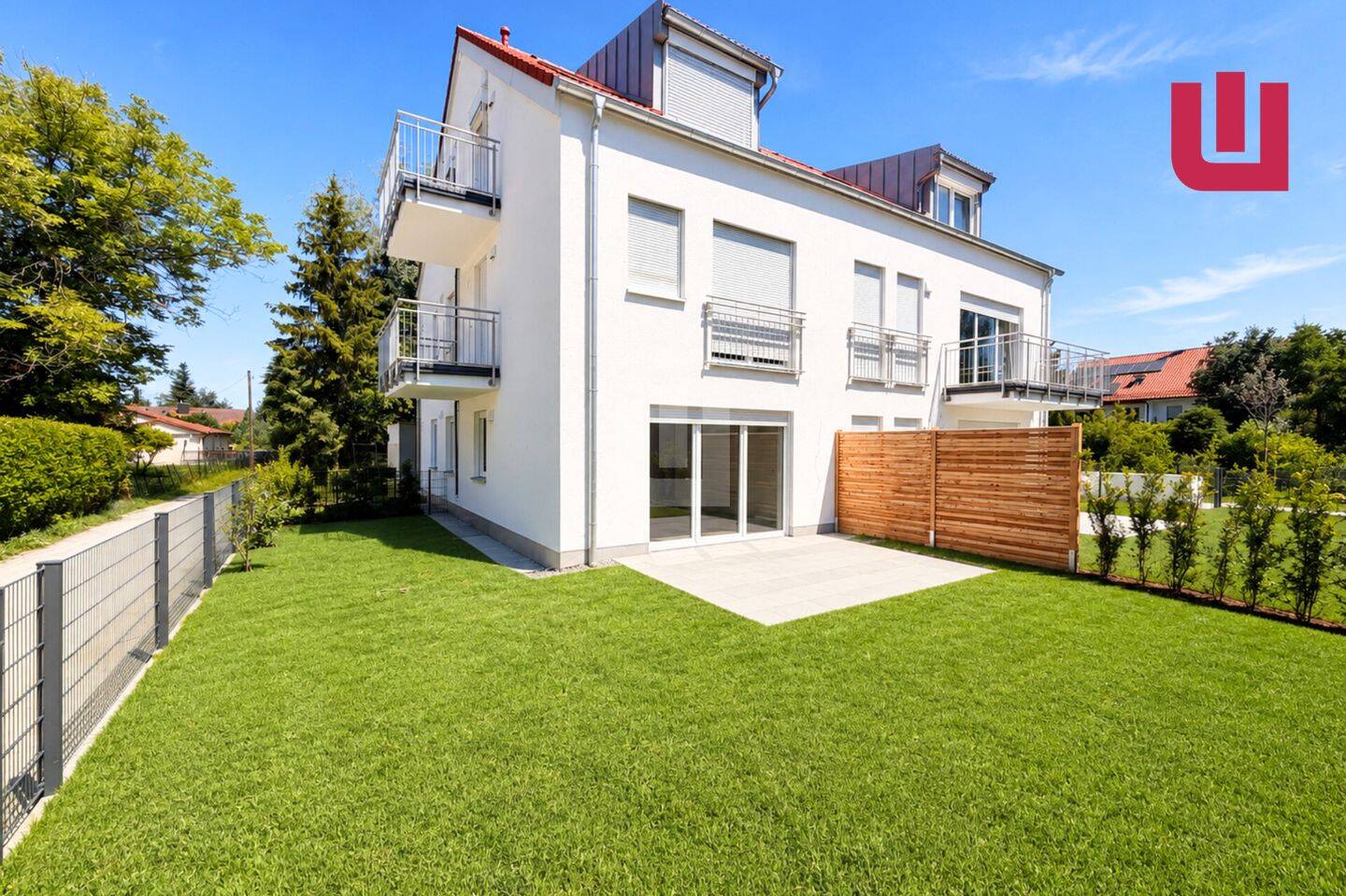 WINDISCH – ERSTBEZUG! Traumhafte Gartenwohnung mit EBK zentral in Gröbenzell – frei ab August, 82194 Gröbenzell