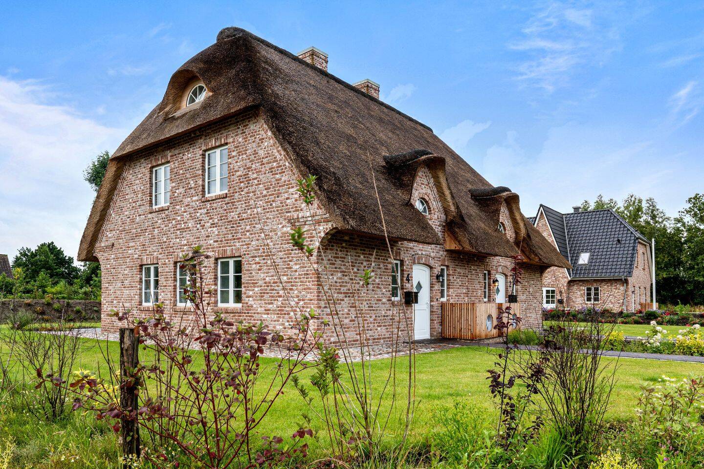 Reetdach-Doppelhaushälfte mit Garten | KfW 40 | Nähe St. Peter-Ording, 25836 Garding