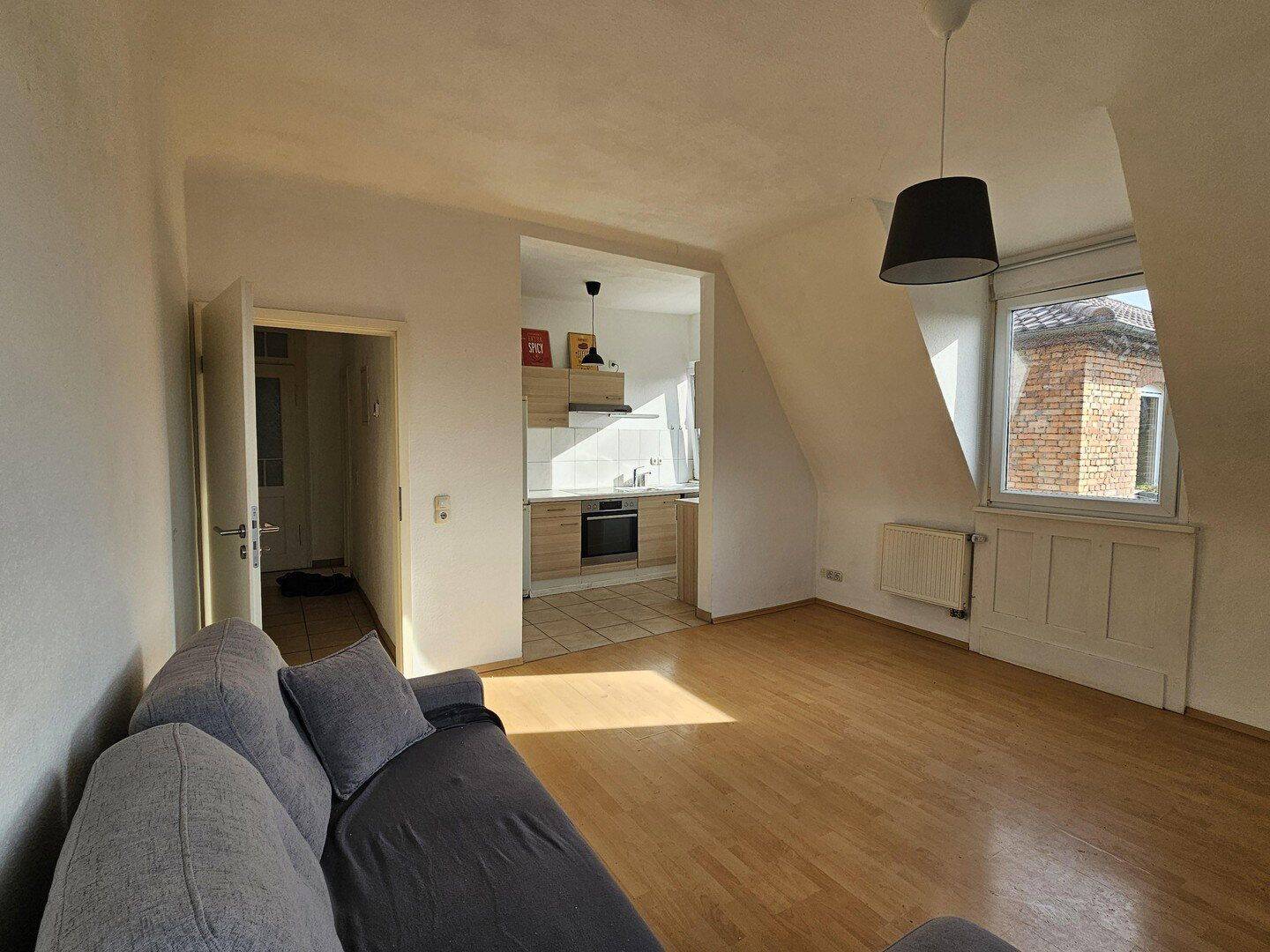 Lichtblick über Cannstatt: Stilvolle Jugendstil-Wohnung am Kurpark mit Neckartal-Aussicht, 70374 Stuttgart (Bad Cannstatt Sommerrain)