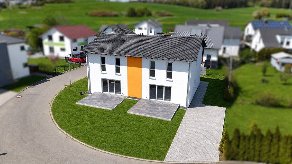 Effizient gebaut, flexibel gestaltbar – DHH kurz vor Fertigstellung, 78661 Dietingen