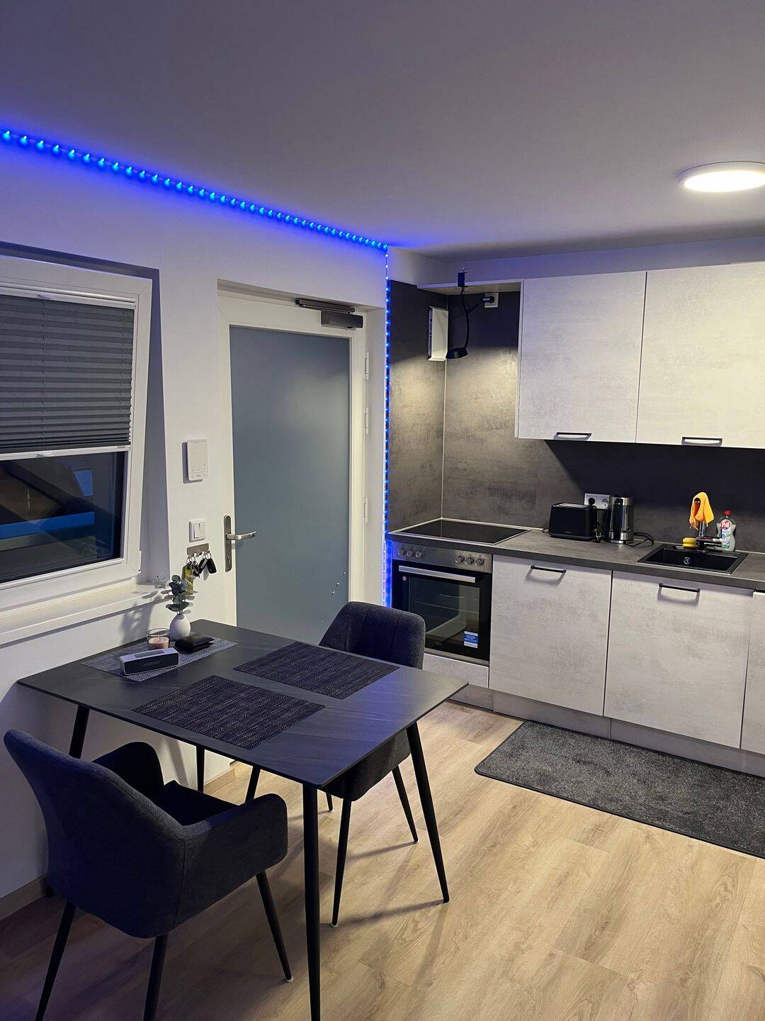 Möblierte 1,5 Zimmer Wohnung in Kriegshaber, 86156 Augsburg (Bärenkeller Kriegshaber Oberhausen Pfersee)