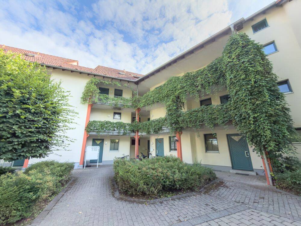 Vermietete 2-Zimmer-Wohnung mit Terrasse und Stellplatz in gepflegter Wohnanlage, 96450 Coburg