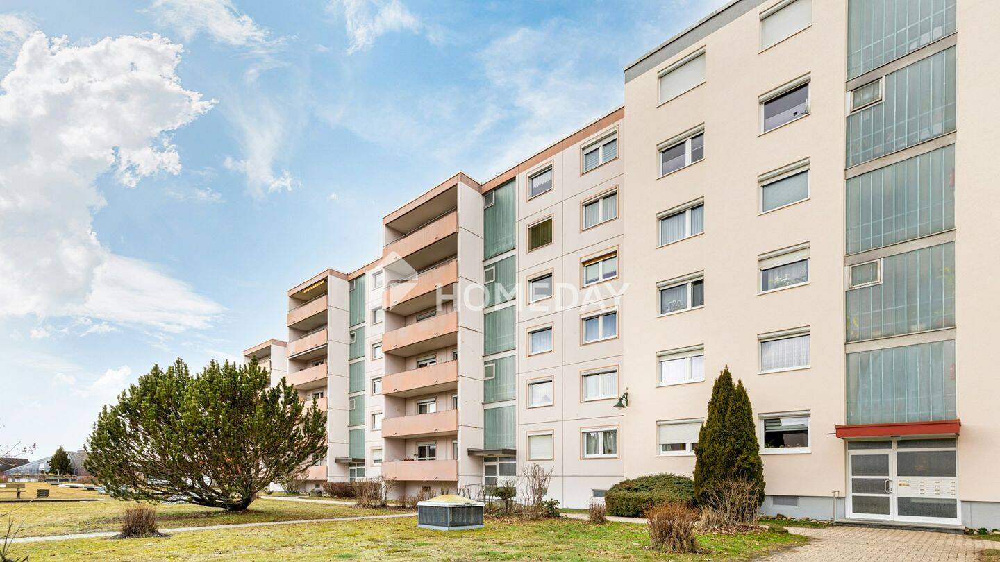 Großzügige 4-Zimmer-Wohnung mit West-Loggia, großem Wohnbereich & Aufzug, 78112 St. Georgen im Schwarzwald