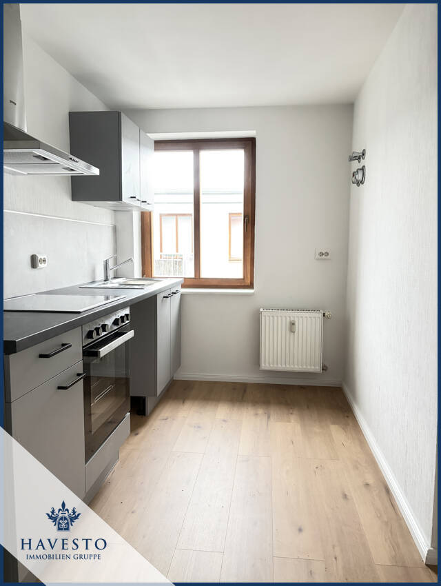 Frisch renovierte 2-Zimmer-Dachgeschosswohnung mit Balkon, EBK & modernem Bad, 39112 Magdeburg (Leipziger Str. Sudenburg)