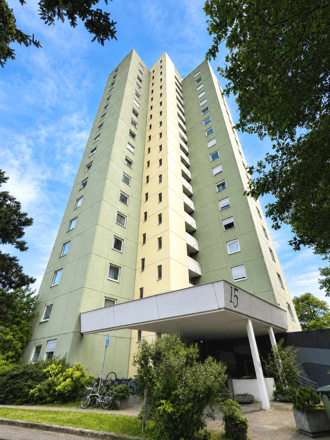 PROV. FREI – Attraktive 2-Zimmer Eigentumswohnung inkl. EBK und TG. Stpl., 79114 Freiburg im Breisgau (Betzenhausen Haslach Sankt Georgen Stühlinger Weingarten)
