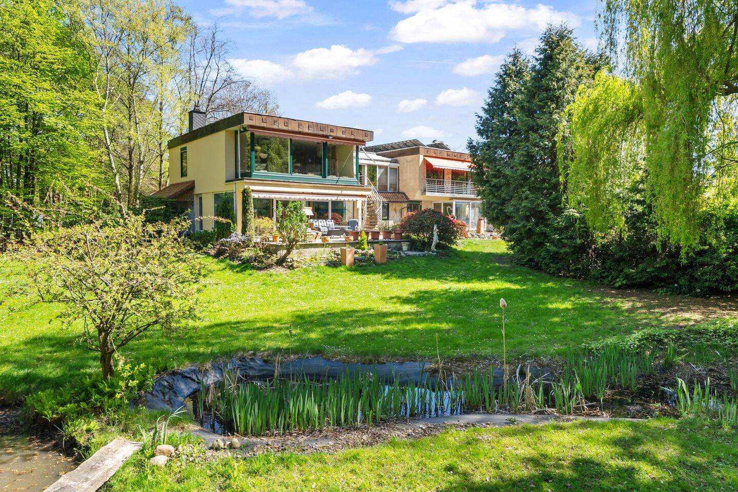 Bremerhaven – Lehe | Ein- oder Zweifamilienhaus auf parkähnlichem Grundstück mit Doppelgarage, 27580 Bremerhaven (Lehe Speckenbüttel Weddewarden Überseehafen)