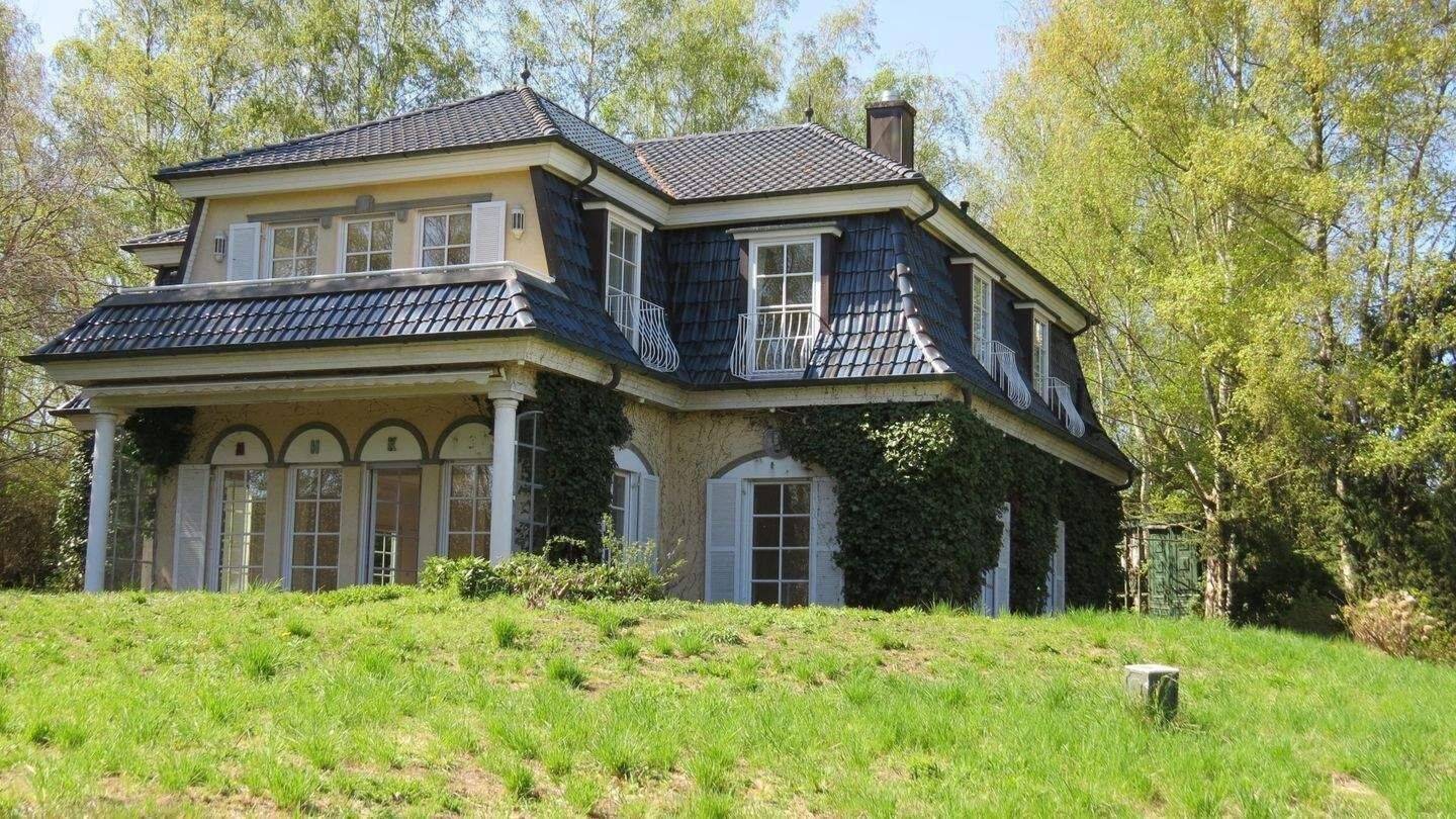 Villa direkt am Golfplatz mit Tee-Pavillon im Garten und unverbaubaren weiten Blick über den Golfplatz Seddiner See, 14552 Michendorf