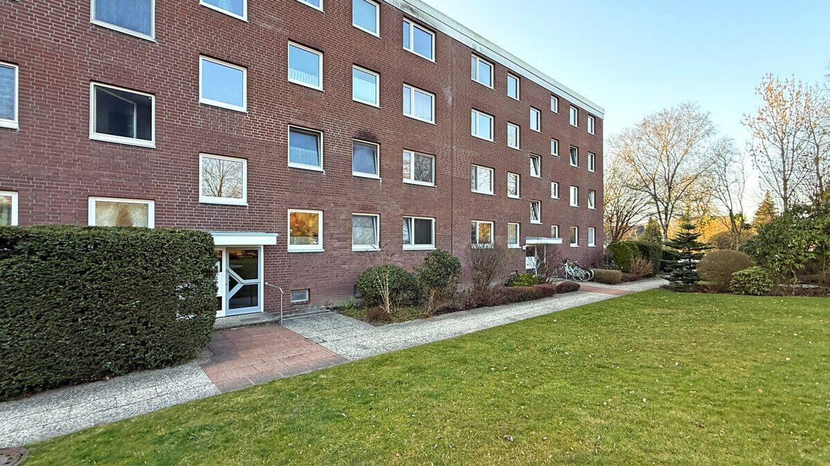Helle 4-Zimmerwohnung mit Loggia zum Garten in Großhansdorf zur Miete – Wentzel Dr., 22927 Großhansdorf