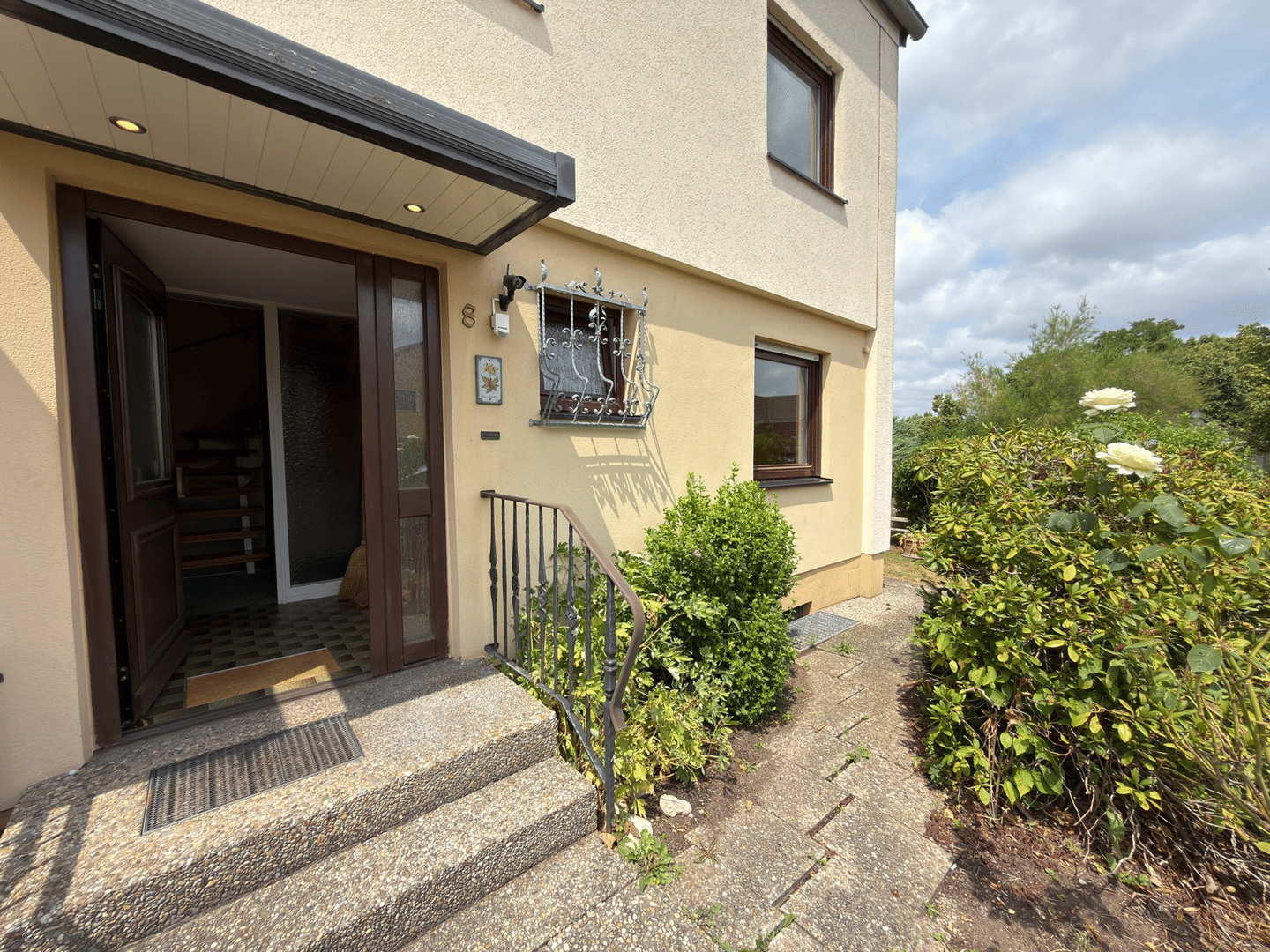 WOHNEN AM FELDRAND in Zirndorf-Anwanden ~ Gepflegte Doppelhaushälfte mit Weitblick ~ Studio ~ Garten ~ Garage, 90513 Zirndorf
