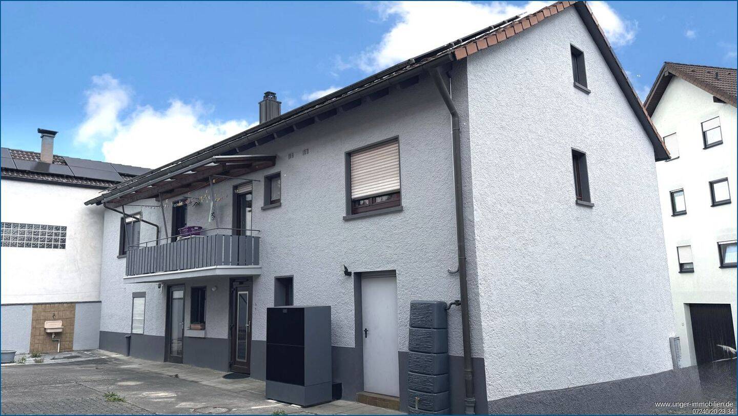 2 1/2 geschossiges Wohnhaus mit neuwertiger Wärmepumpe und Photovoltaik! *provisionsfrei*, 76327 Pfinztal