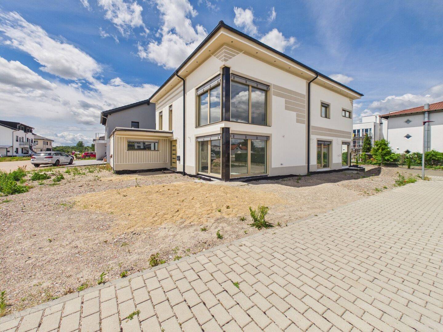 Eindrucksvolle Neubauvilla mit ELW in begehrter Lage, 55457 Gensingen