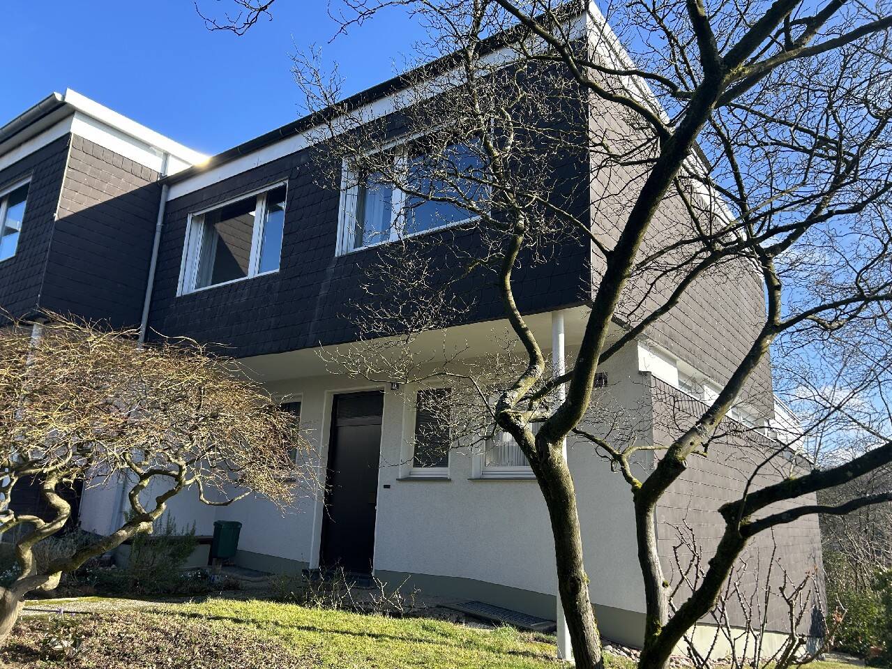 RESERVIERT- MEHR EBENEN, MEHR WOHNGEFÜHL – GEPFLEGTES SPLIT-LEVEL-HAUS MIT GARAGE UND GARTEN, 42113 Wuppertal (Elberfeld)